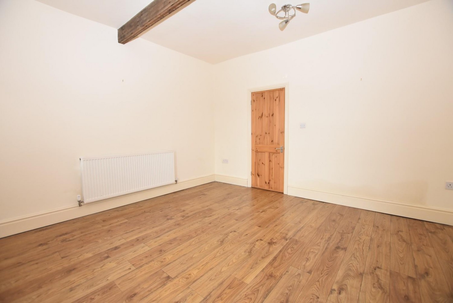 New Road, Holymoorside, Chesterfield, S42 7EN