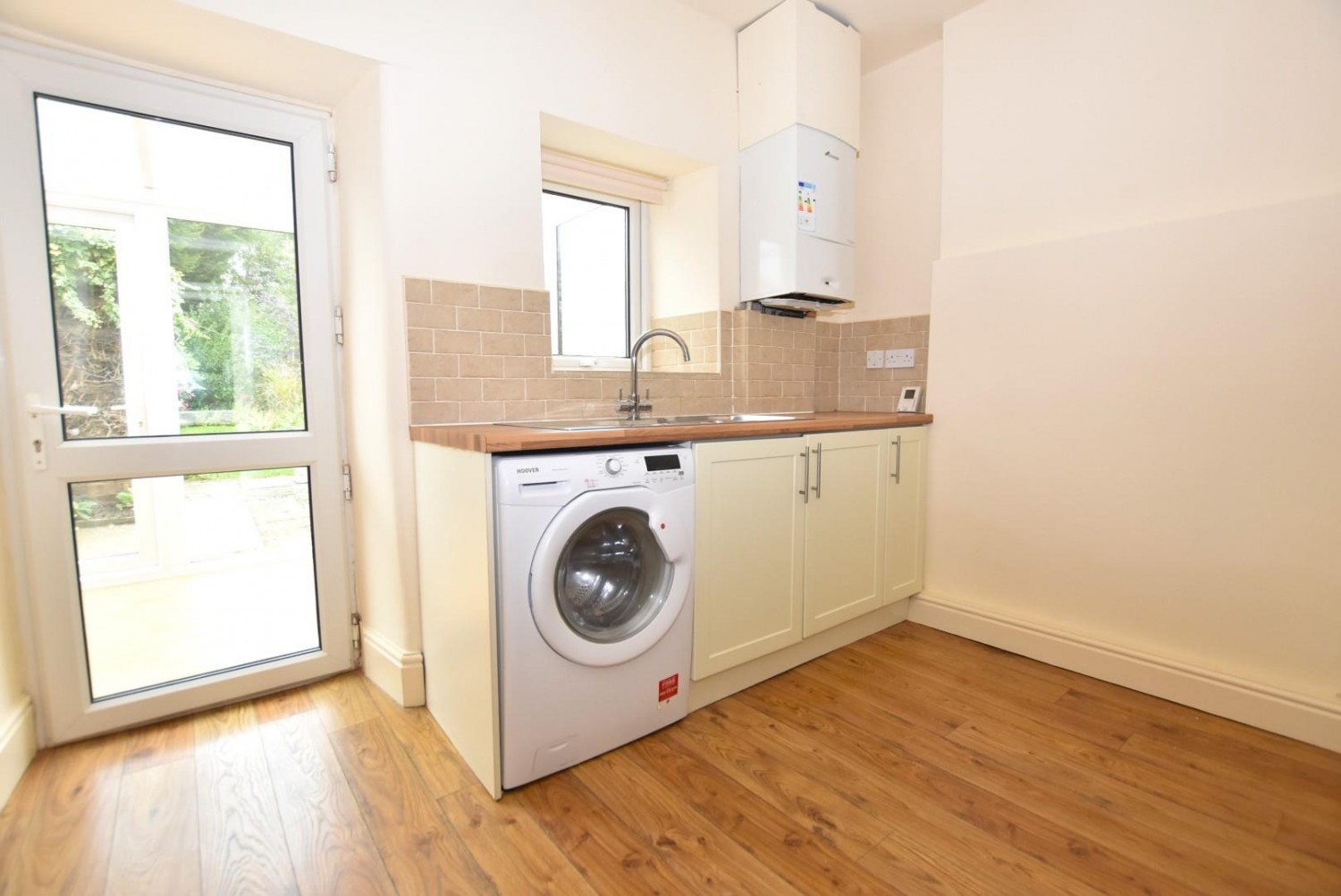 New Road, Holymoorside, Chesterfield, S42 7EN