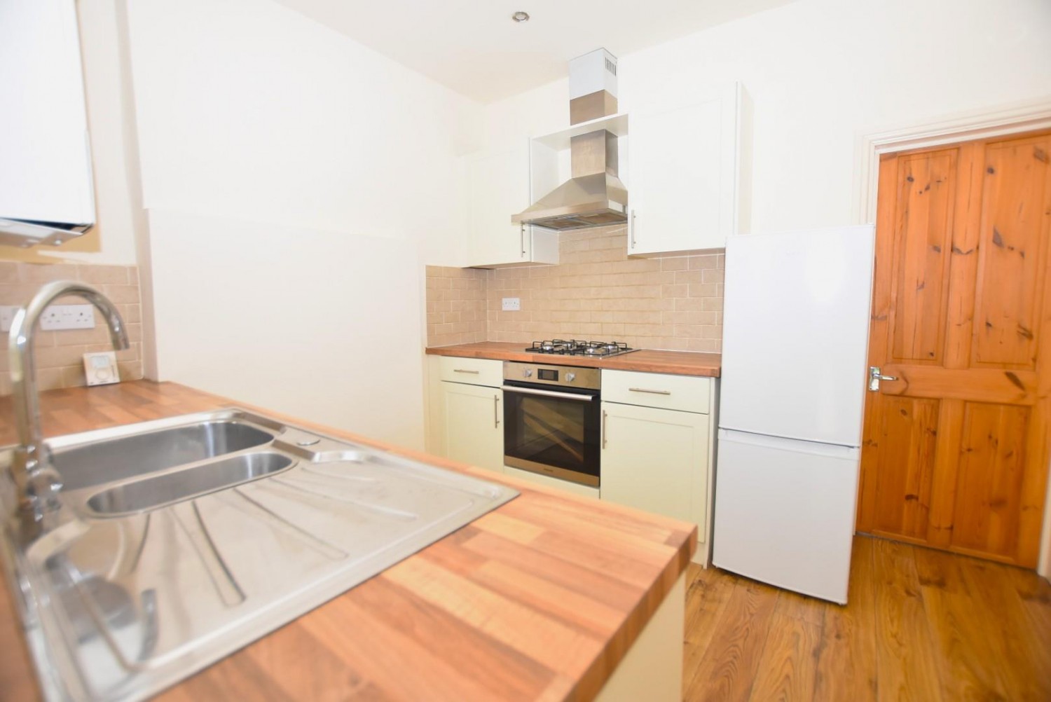 New Road, Holymoorside, Chesterfield, S42 7EN