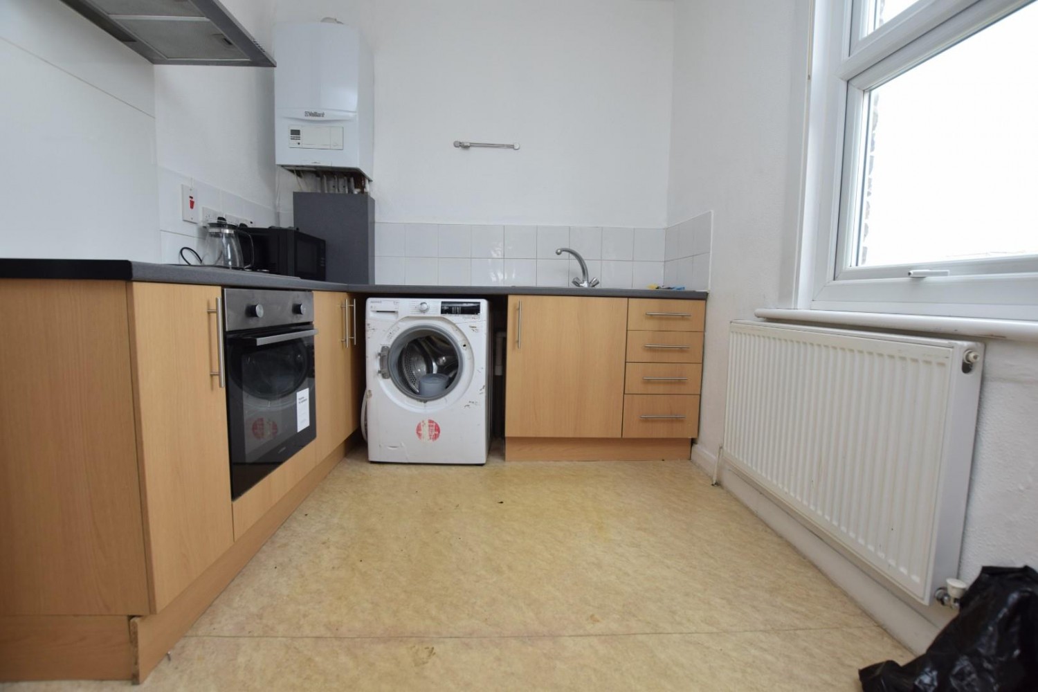 High Road, Romford, RM6
