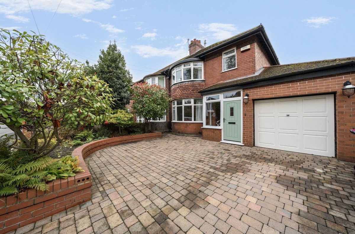 Lumber Lane, Worsley