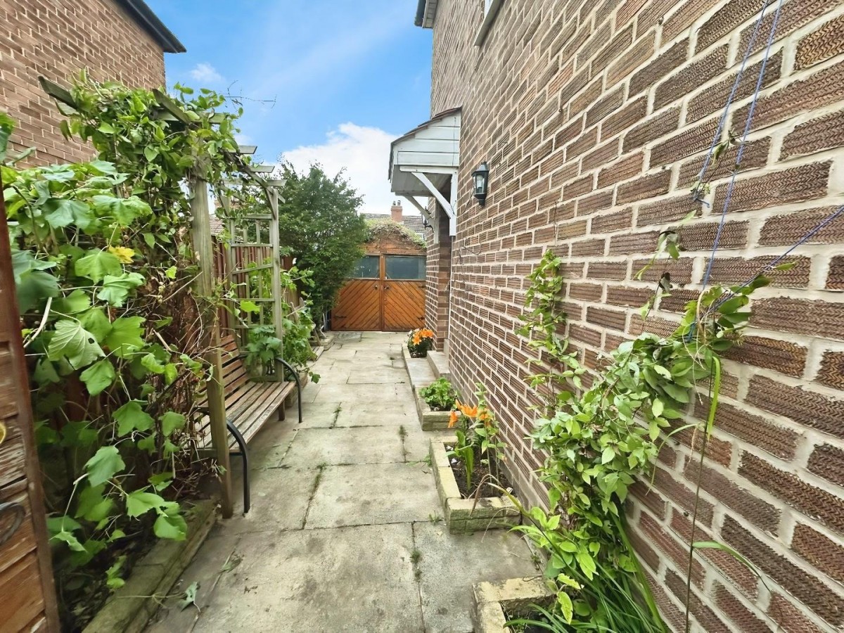 Blue Hill Crescent, Leeds