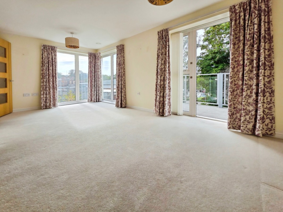 Stroudwater Court, Cainscross Road, Stroud, GL5 4ET