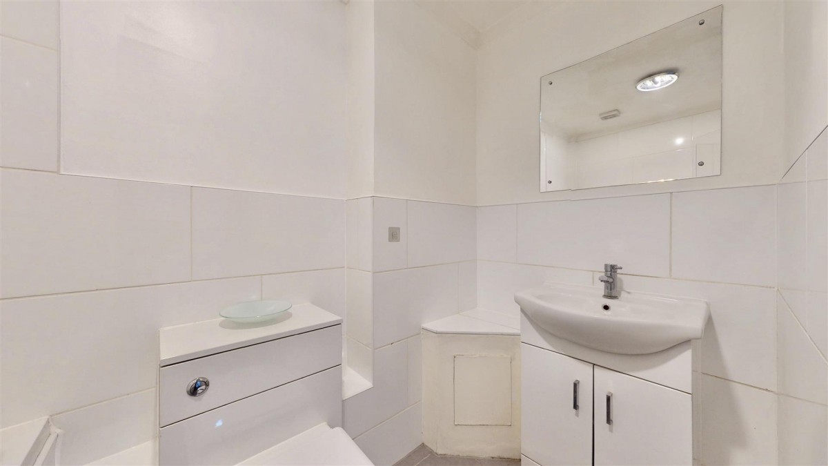 Plowman Way, Dagenham, RM8