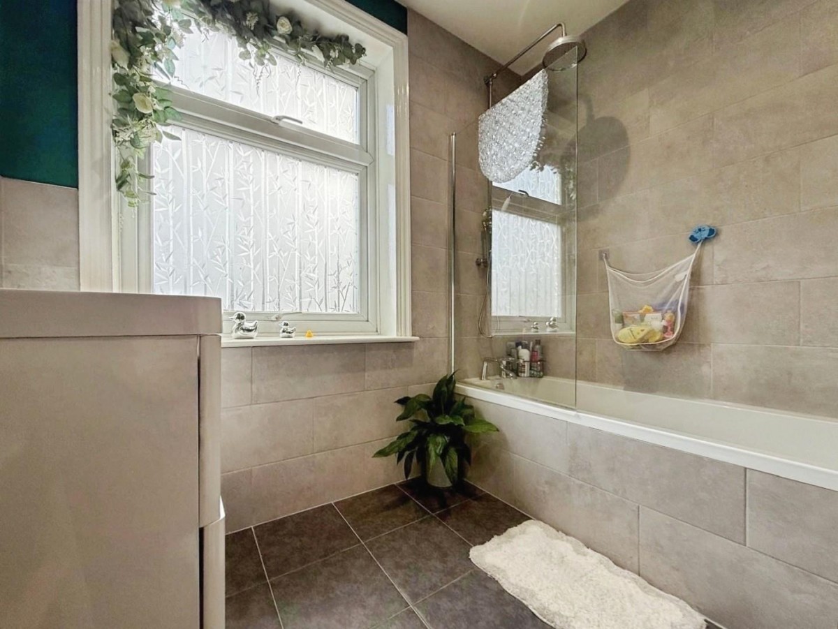 Hope Street, Leigh, WN7 1LU