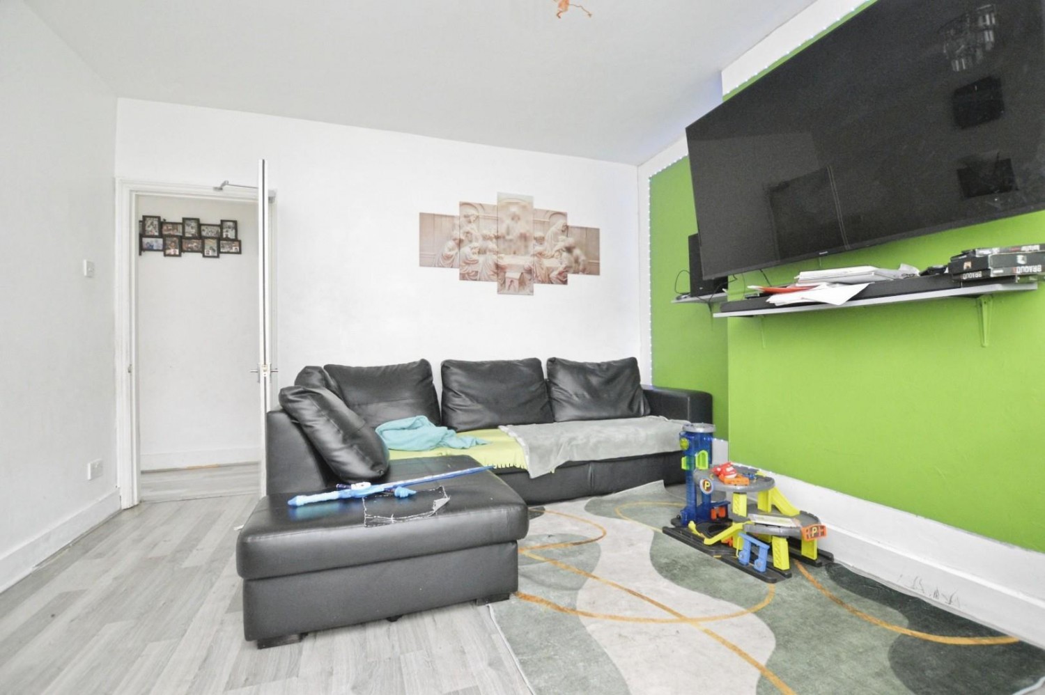 Chigwell Road, Woodford Green