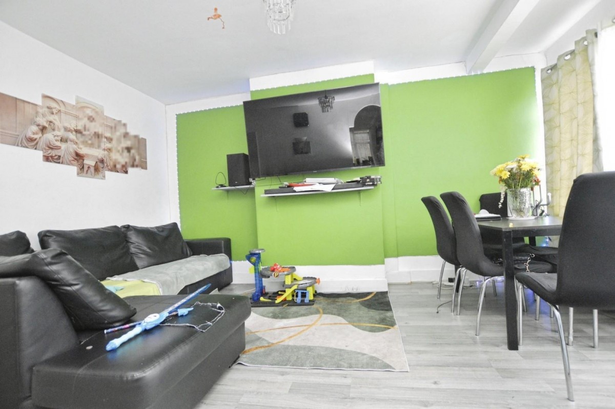 Chigwell Road, Woodford Green