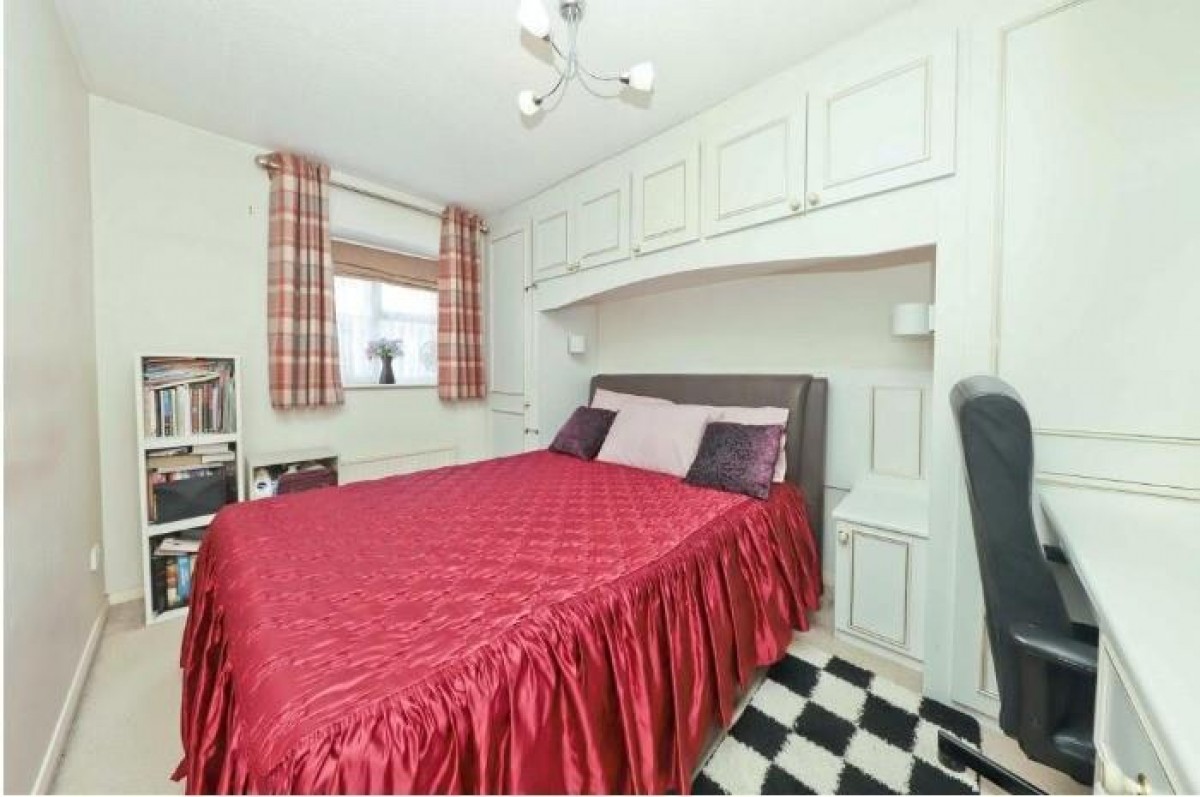 Dunsmore Close, Hayes, Middlesex, UB4 9RJ