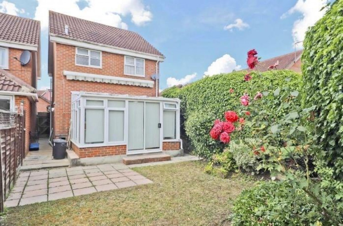 Dunsmore Close, Hayes, Middlesex, UB4 9RJ