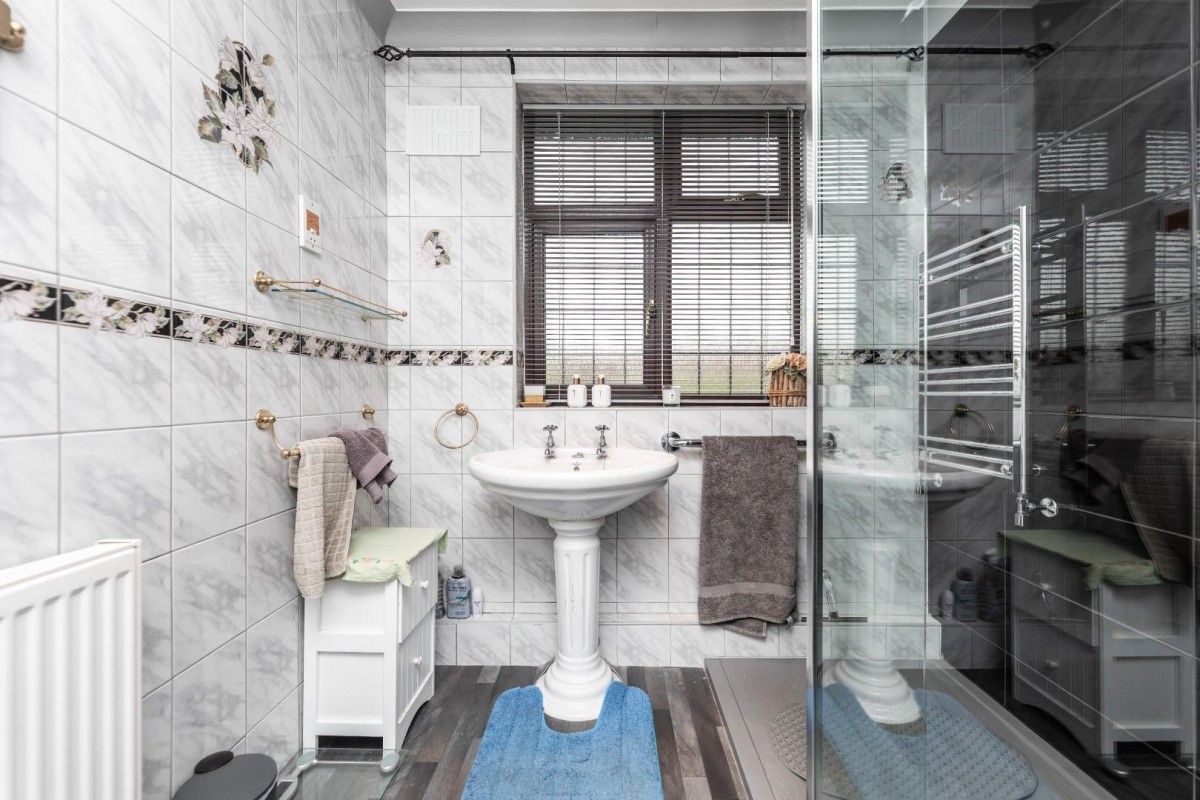 Hill Road, Castleford