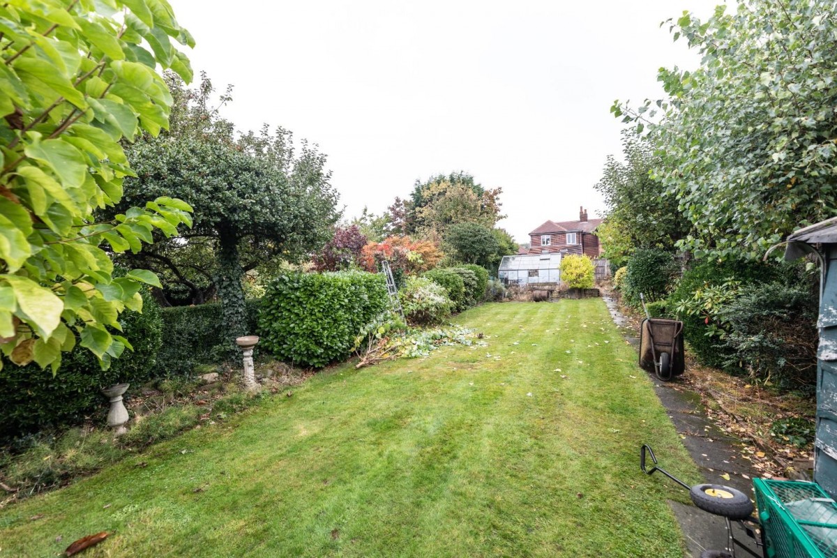 Hill Road, Castleford