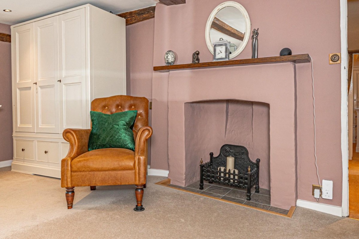 The Old House, Totternhoe Road, Eaton Bray