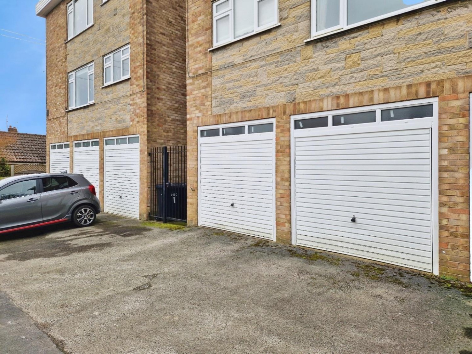 West Cliffe Court, Harrogate