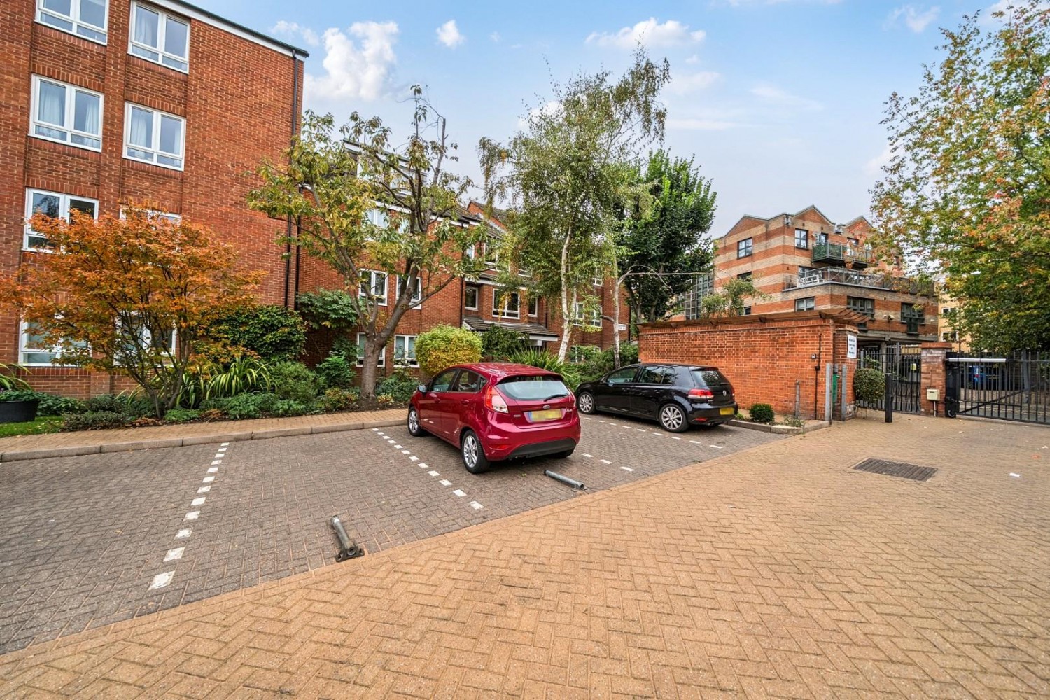 Reachview Close, London, NW1 0TY