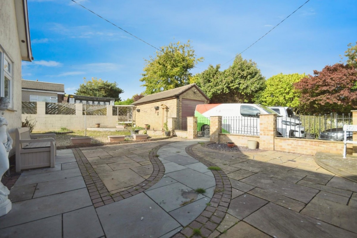 Derby Road, Wingerworth, Chesterfield, S42 6NF