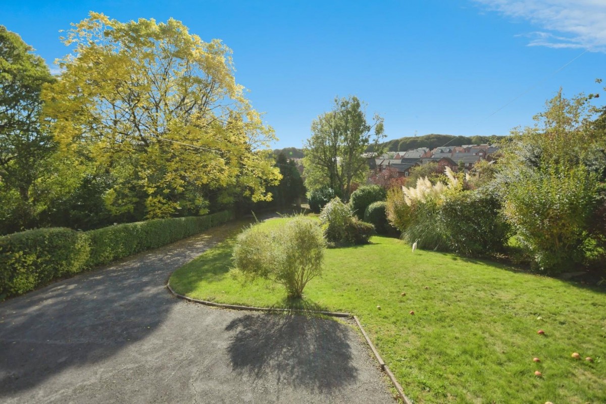 Derby Road, Wingerworth, Chesterfield, S42 6NF