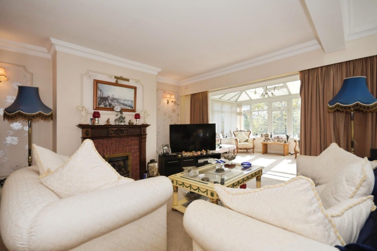 Derby Road, Wingerworth, Chesterfield, S42 6NF