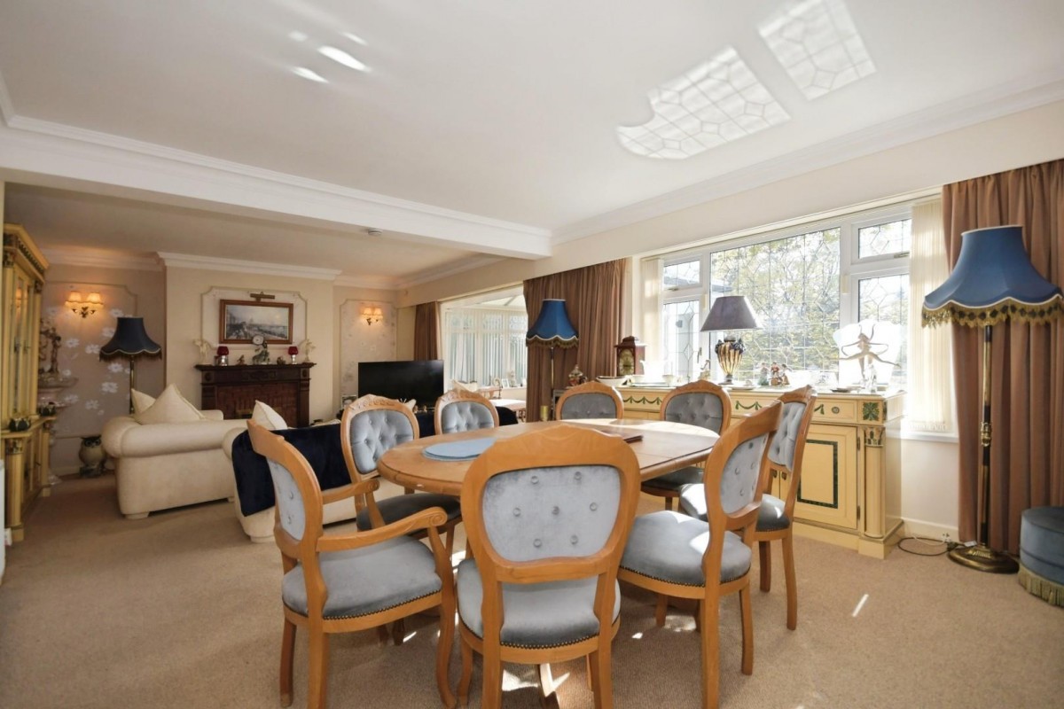 Derby Road, Wingerworth, Chesterfield, S42 6NF