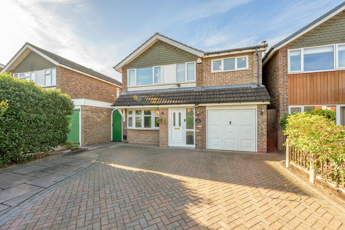 Lime Tree Walk, Stourport-On-Severn, DY13 8TY