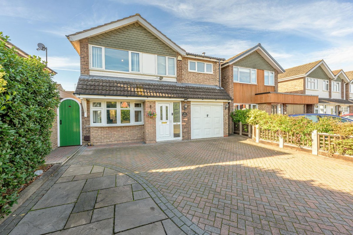 Lime Tree Walk, Stourport-On-Severn, DY13 8TY