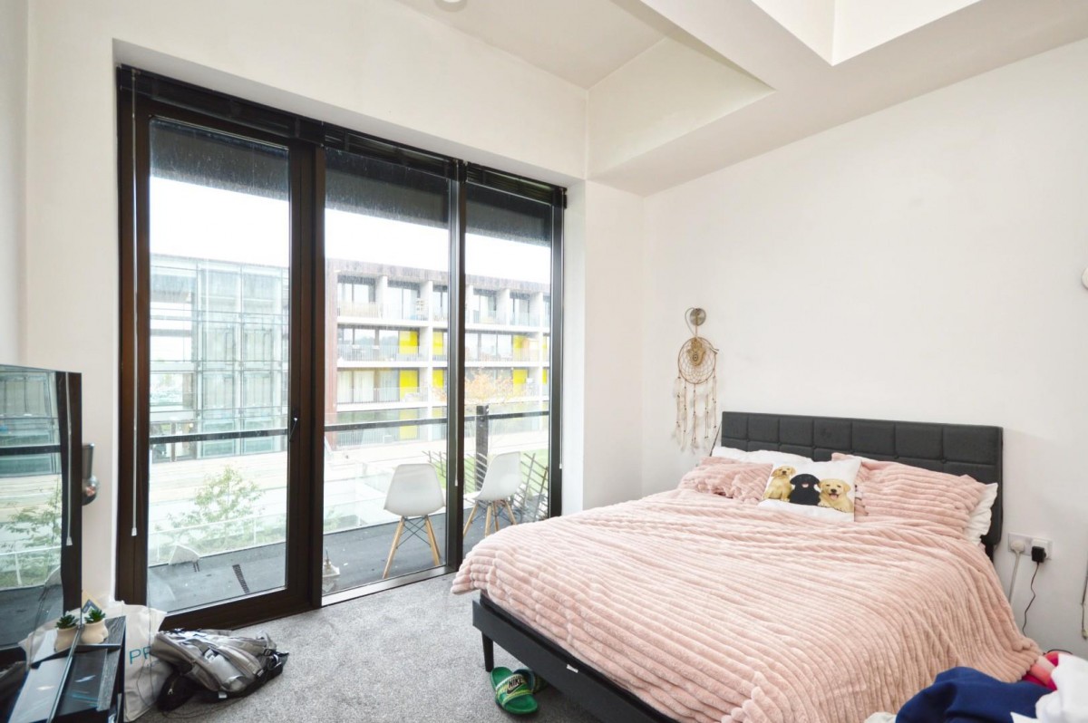 Lake Shore Drive, Bristol