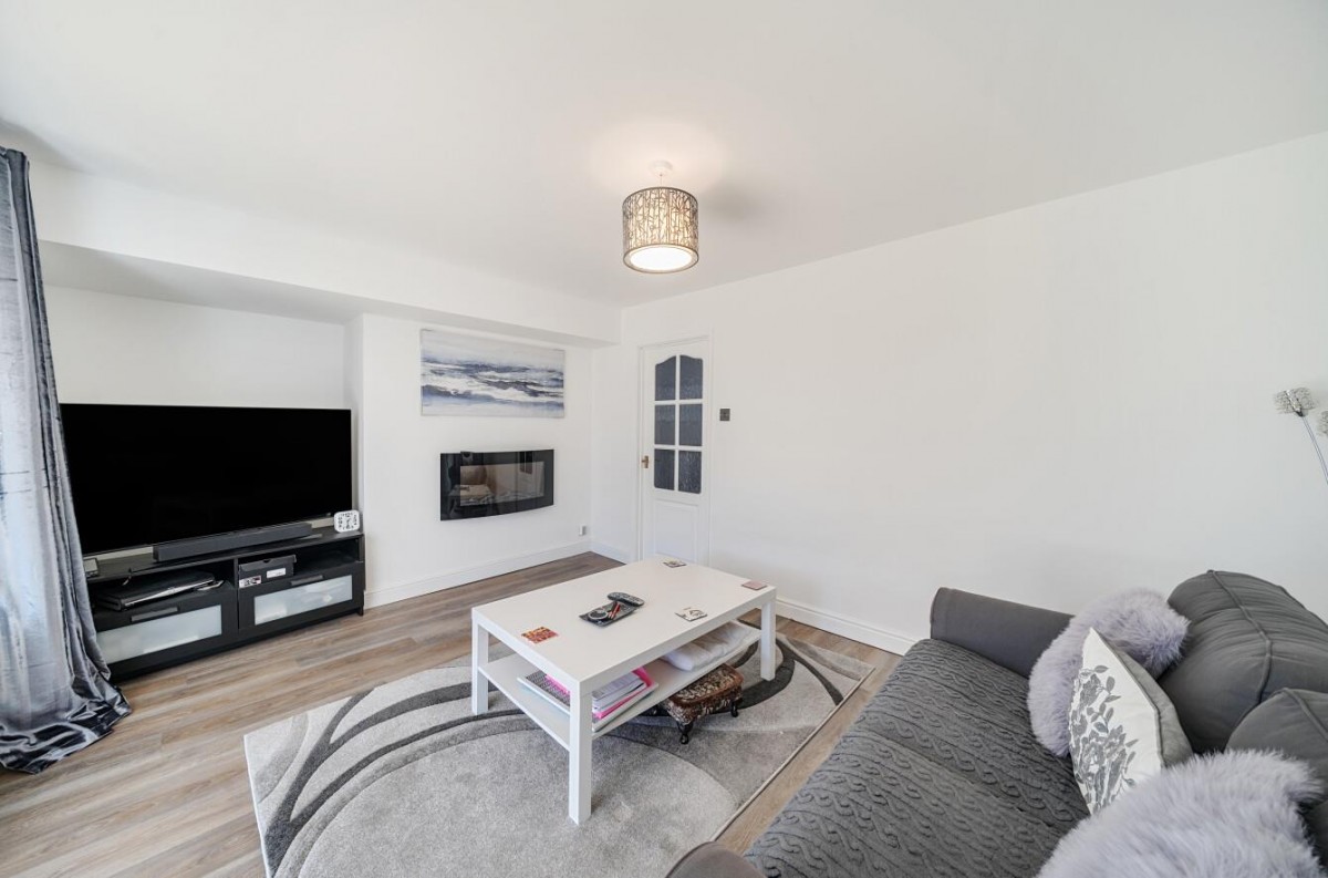 Tennyson Road , Dursley, GL11 4PZ