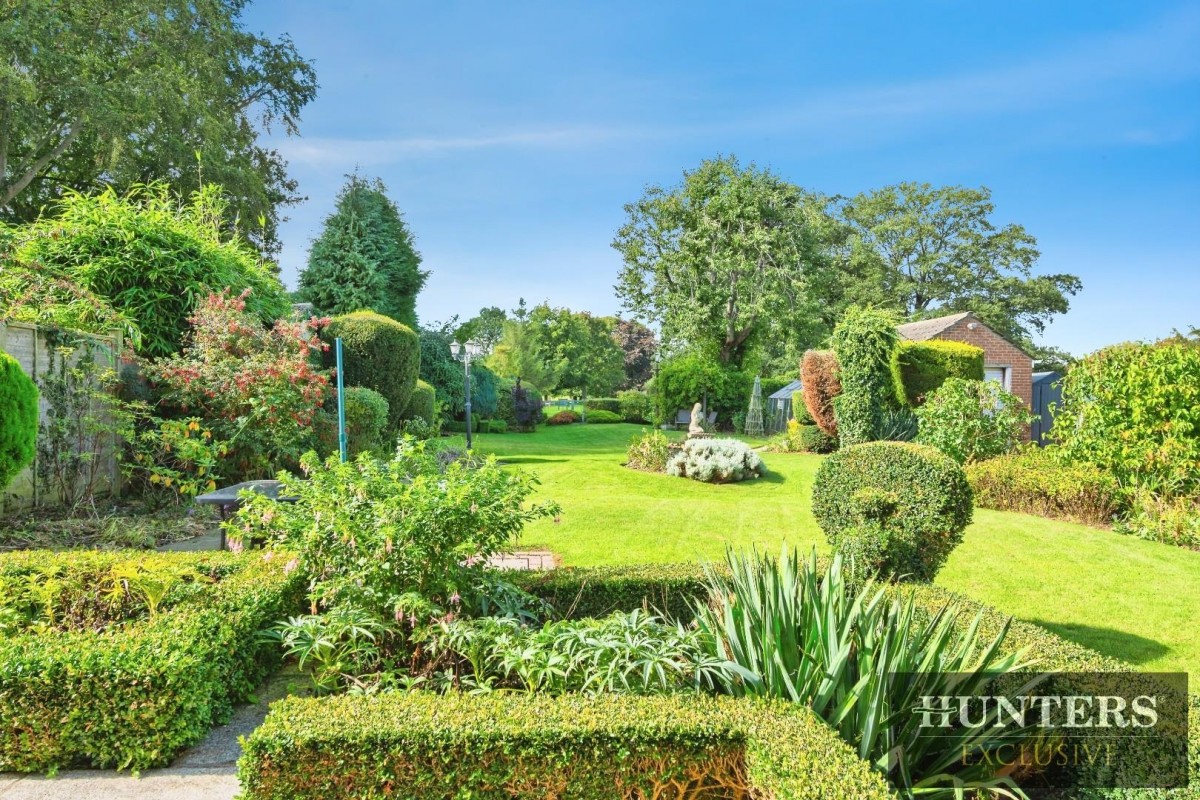 Elmfield Drive, Brandesburton, Driffield