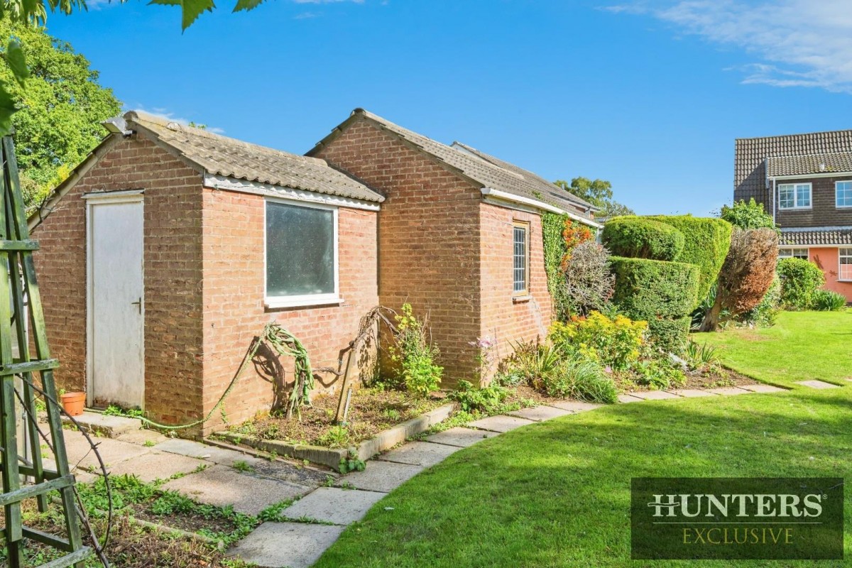 Elmfield Drive, Brandesburton, Driffield