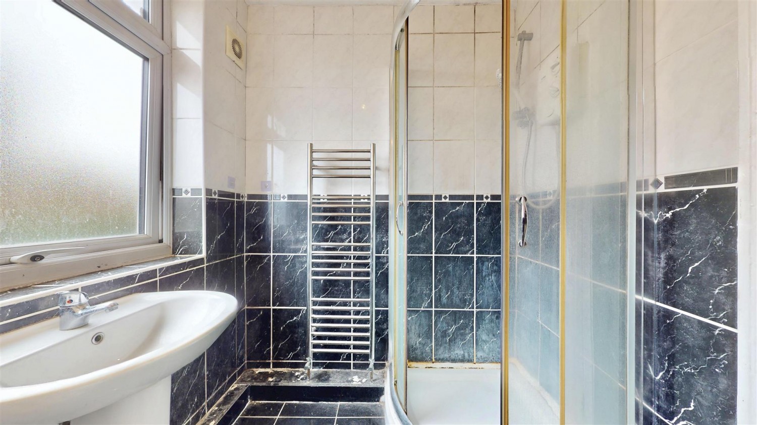 Warley Avenue, Dagenham, RM8