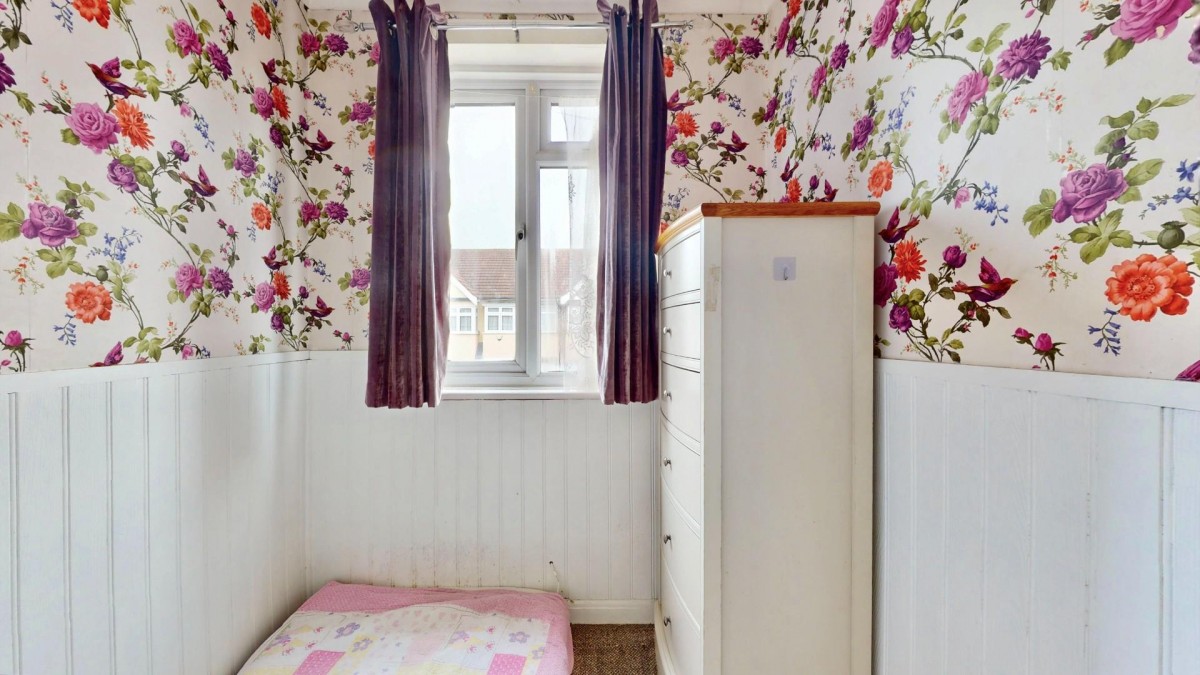 Warley Avenue, Dagenham, RM8