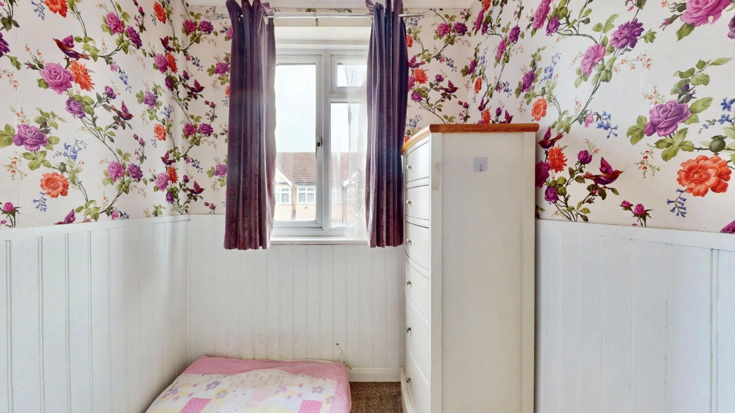 Warley Avenue, Dagenham, RM8