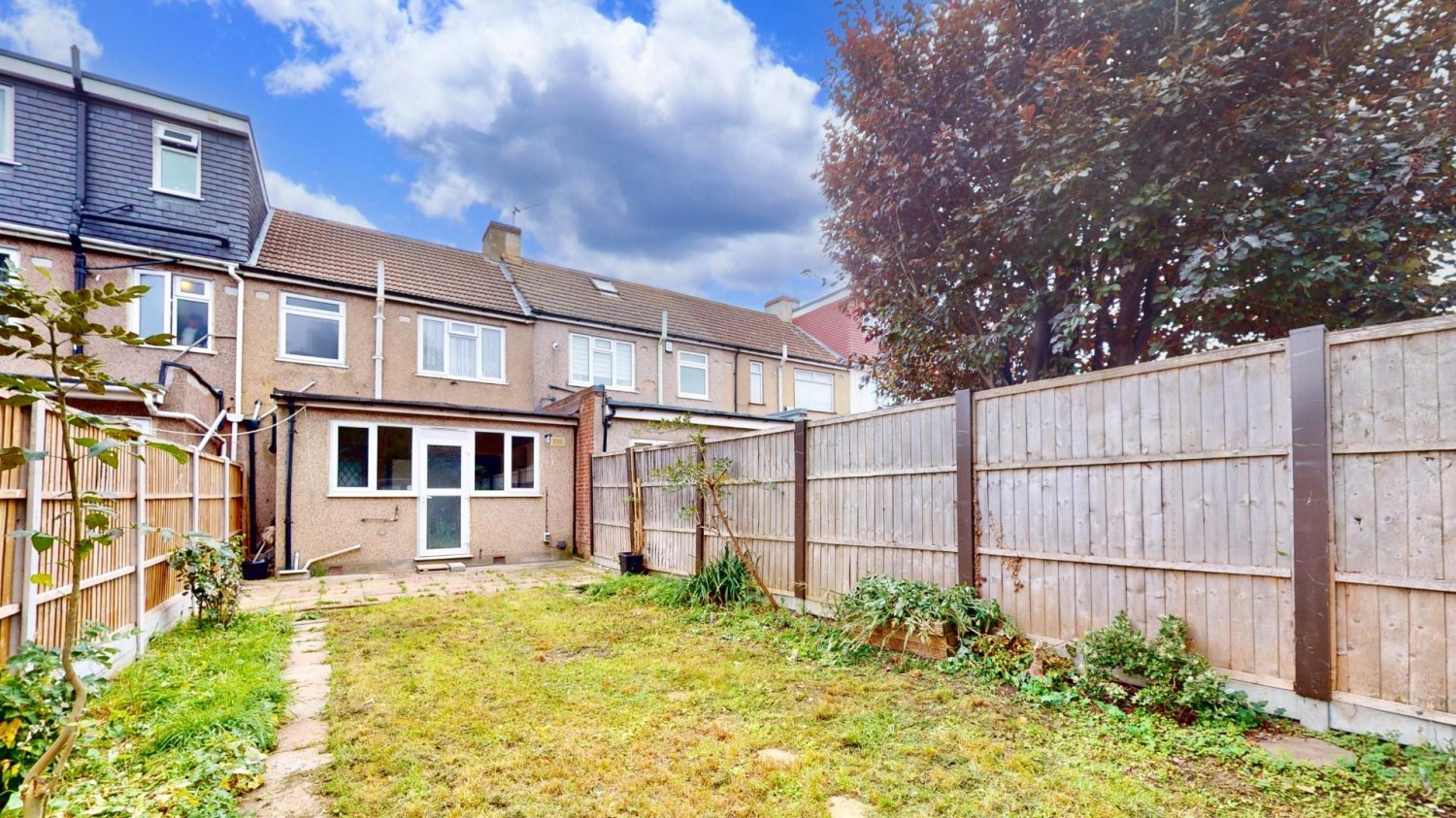 Warley Avenue, Dagenham, RM8