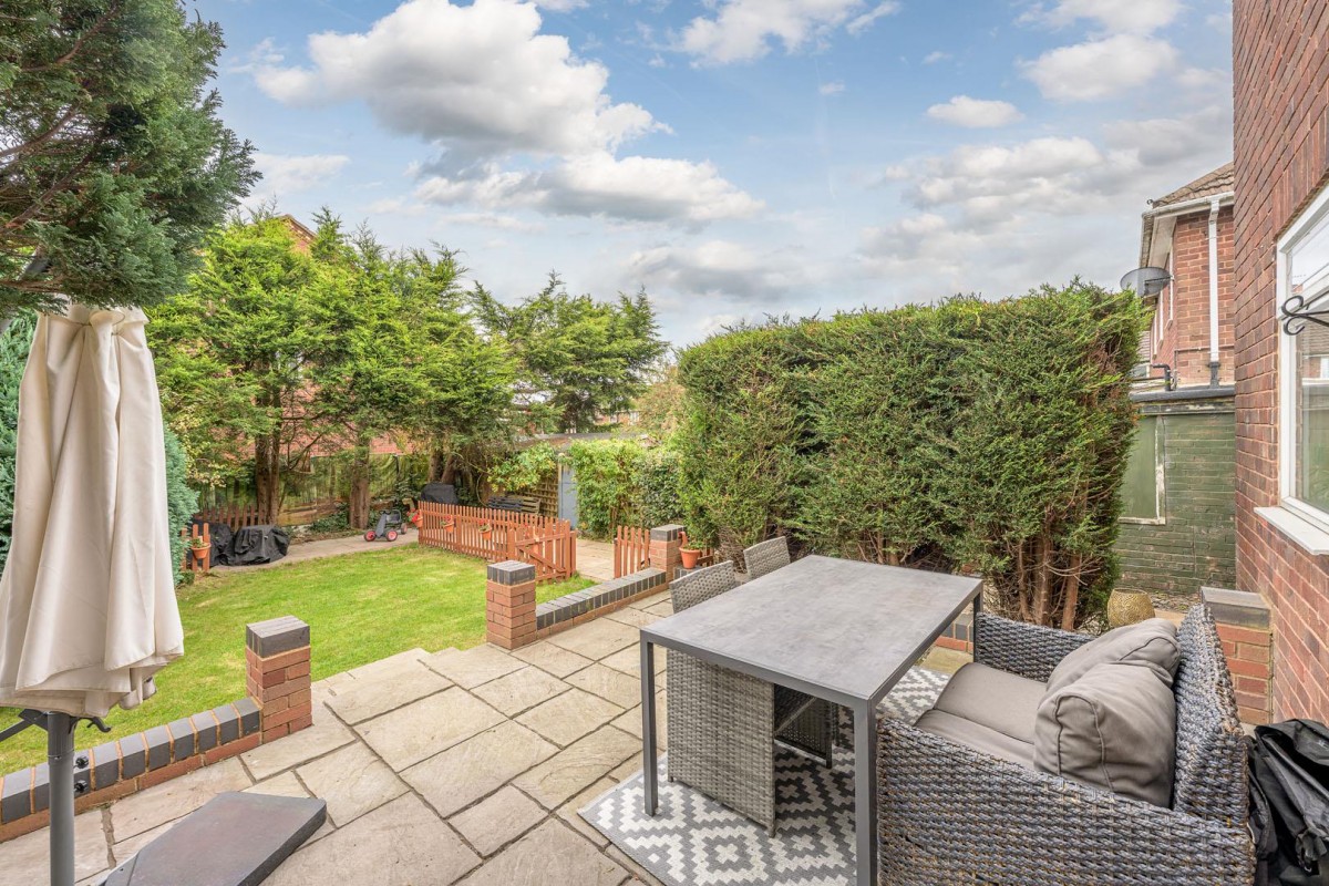 Meres Road, Halesowen, B63 2EW