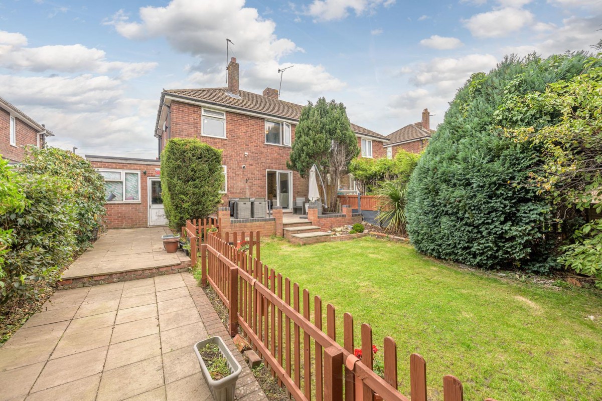 Meres Road, Halesowen, B63 2EW