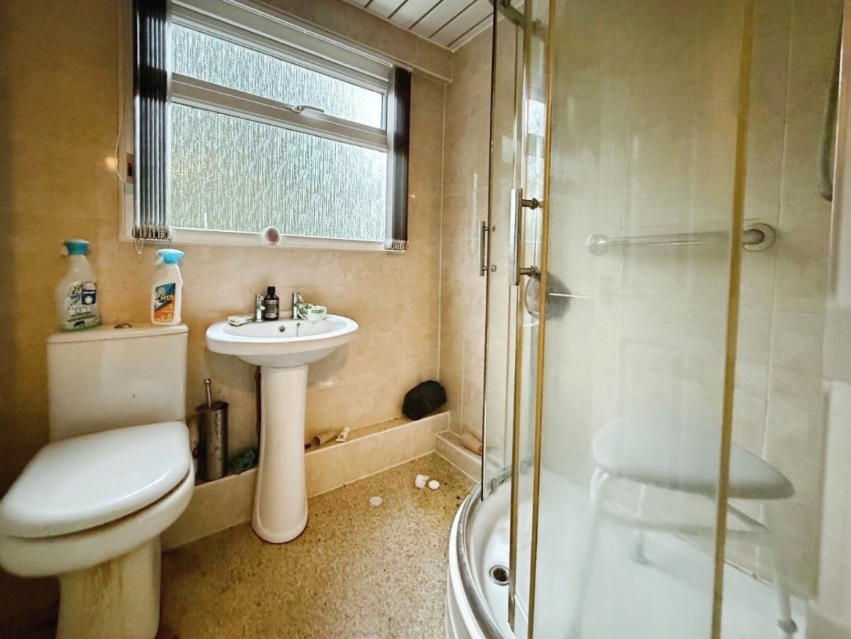 Suffolk Grove, Leigh