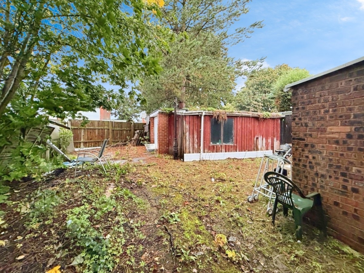 Suffolk Grove, Leigh