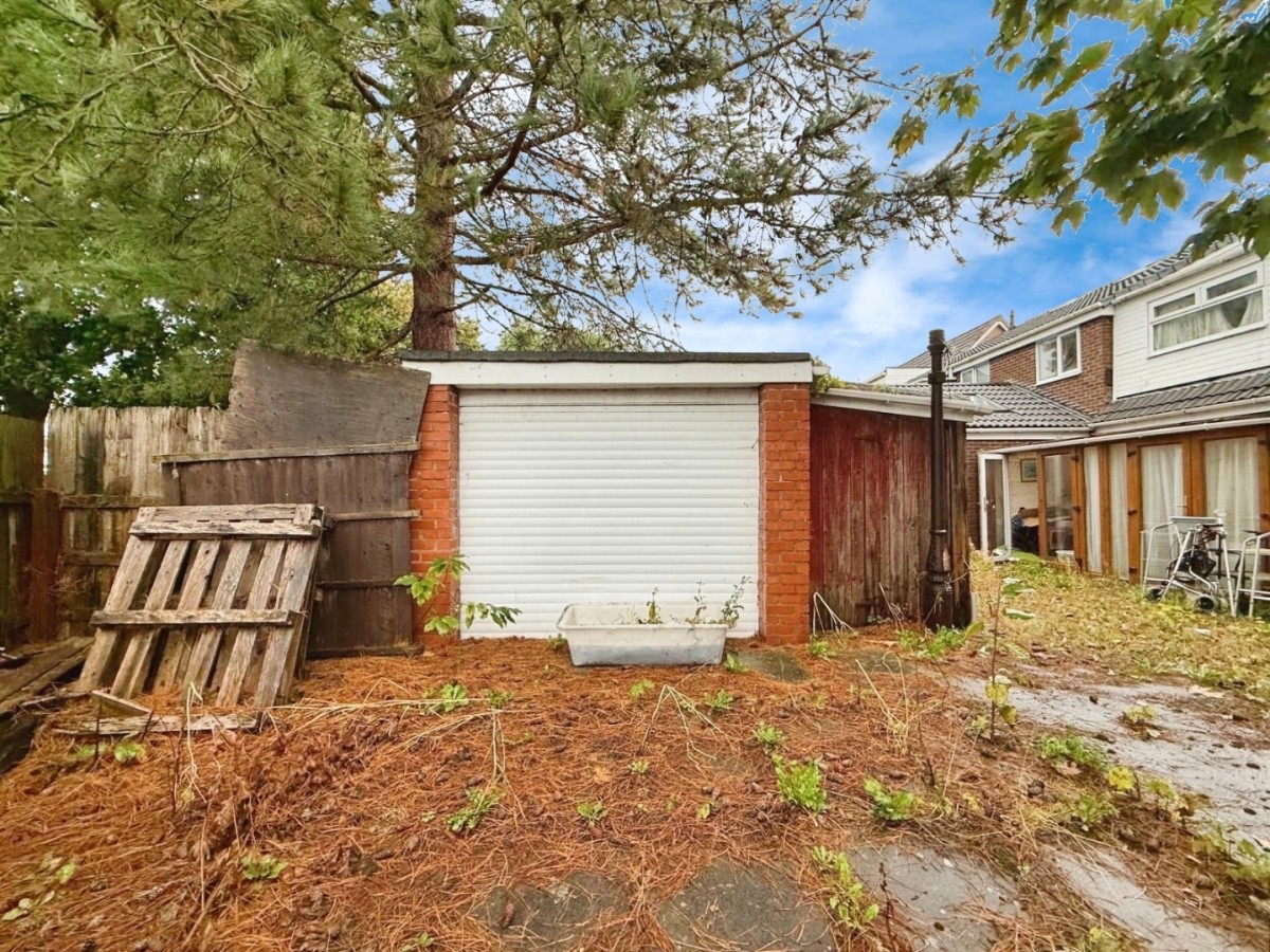 Suffolk Grove, Leigh