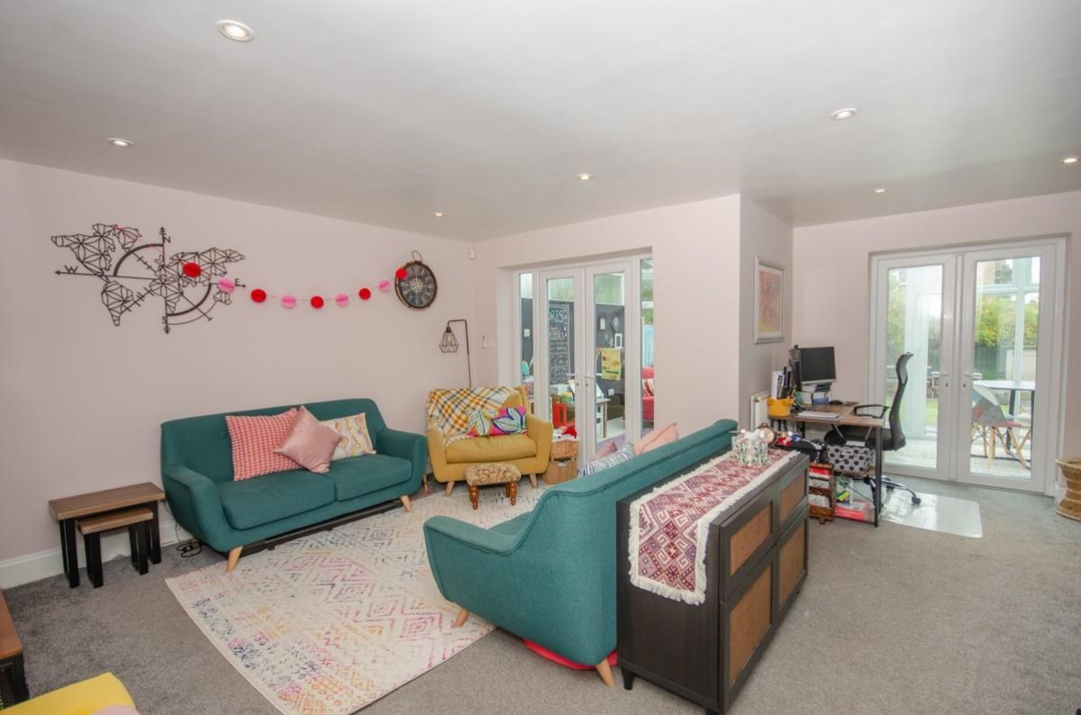 Bromley Heath Road, Downend, Bristol, BS16 6JB