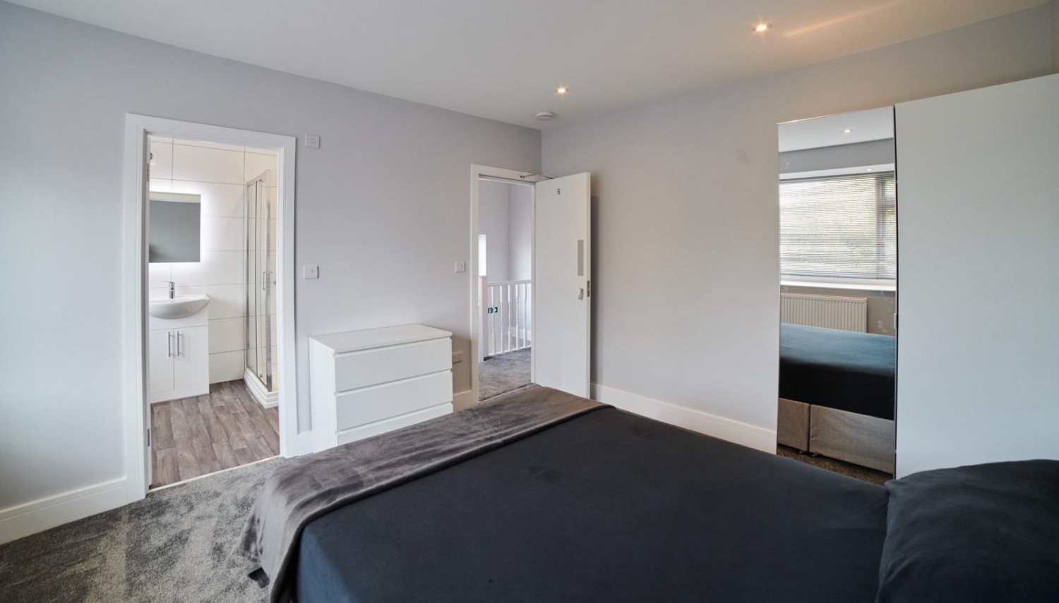 Milford Gardens, Edgware