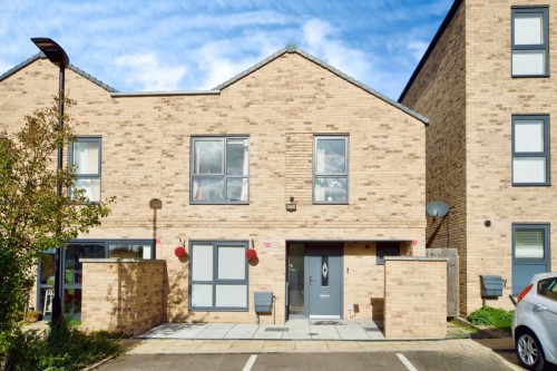 Lange Road, Harrow
