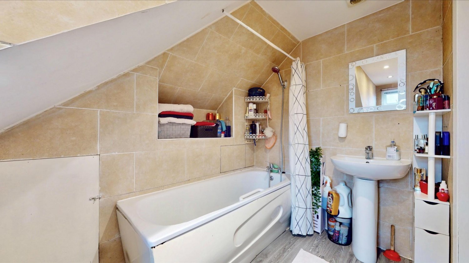 Eastern Avenue, Ilford, IG2