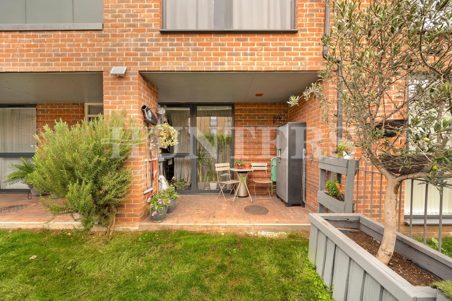 Birdsmouth Court, London, N15