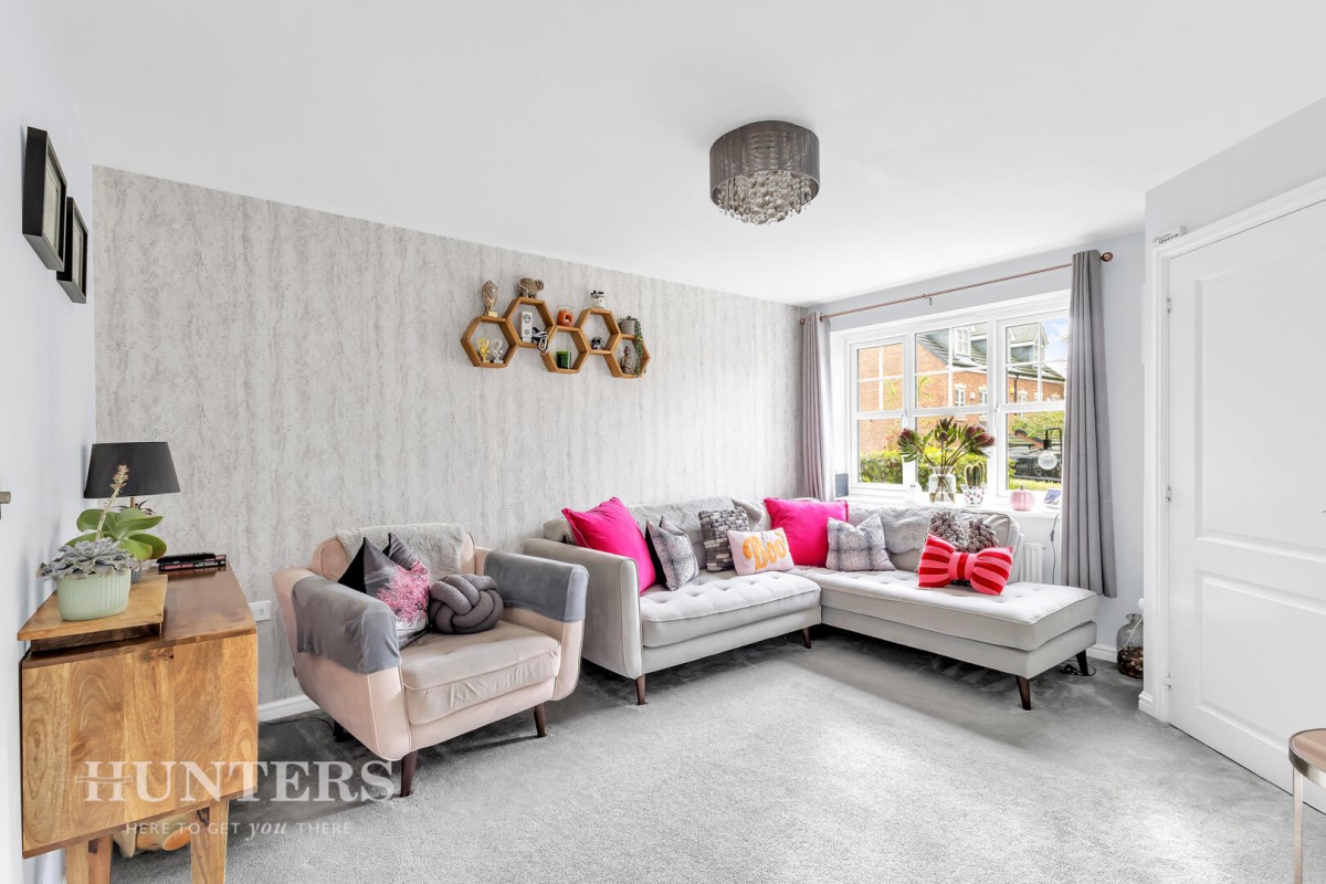 Mayflower Gardens, Wardle, OL12 9DF