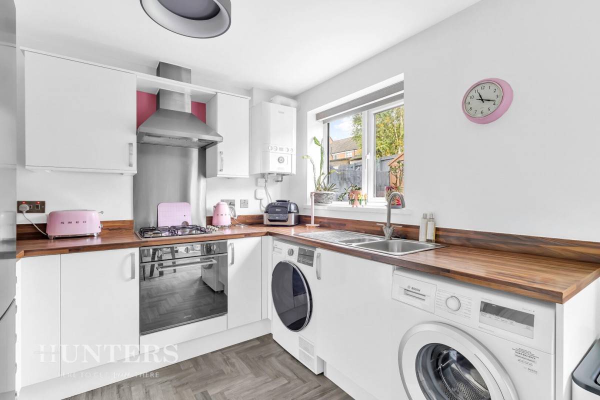 Mayflower Gardens, Wardle, OL12 9DF