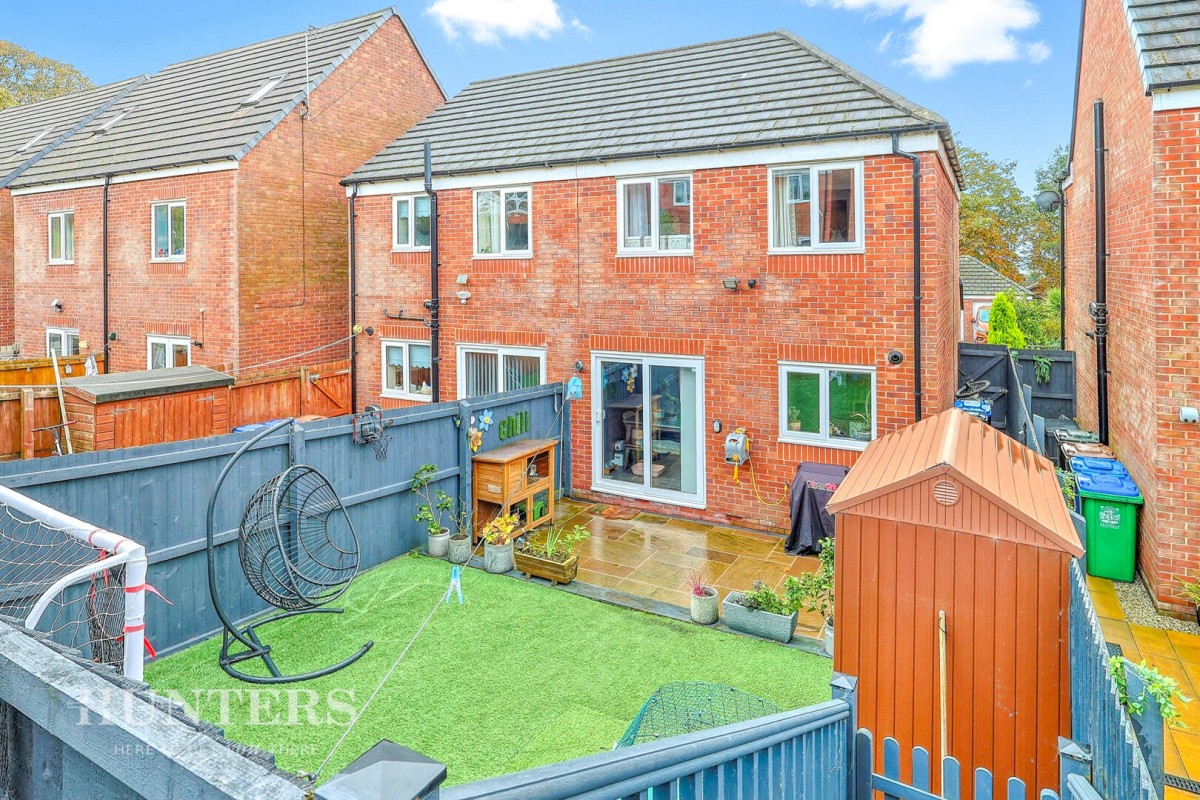 Mayflower Gardens, Wardle, OL12 9DF