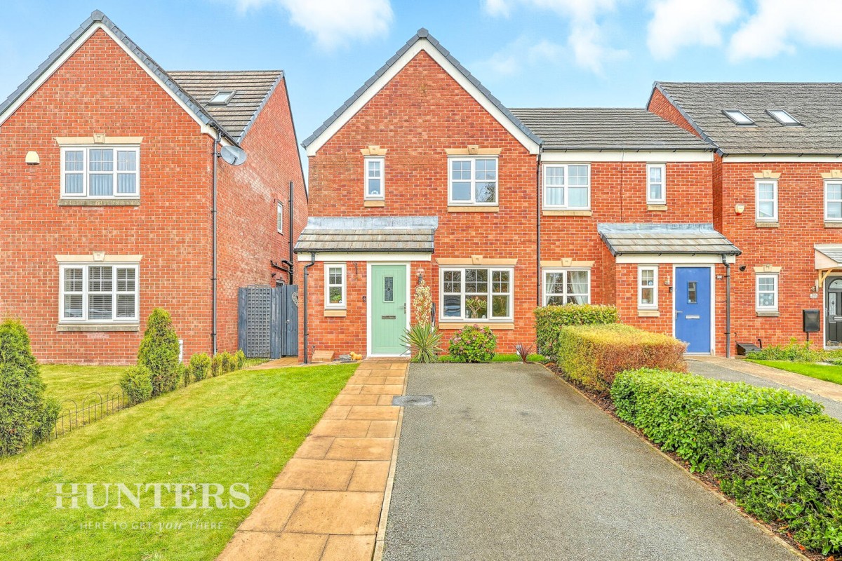 Mayflower Gardens, Wardle, OL12 9DF