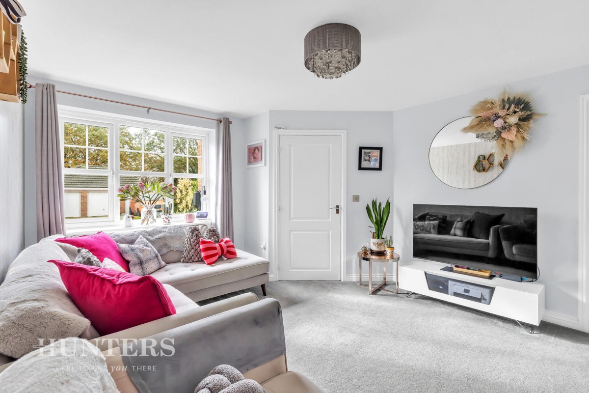 Mayflower Gardens, Wardle, OL12 9DF