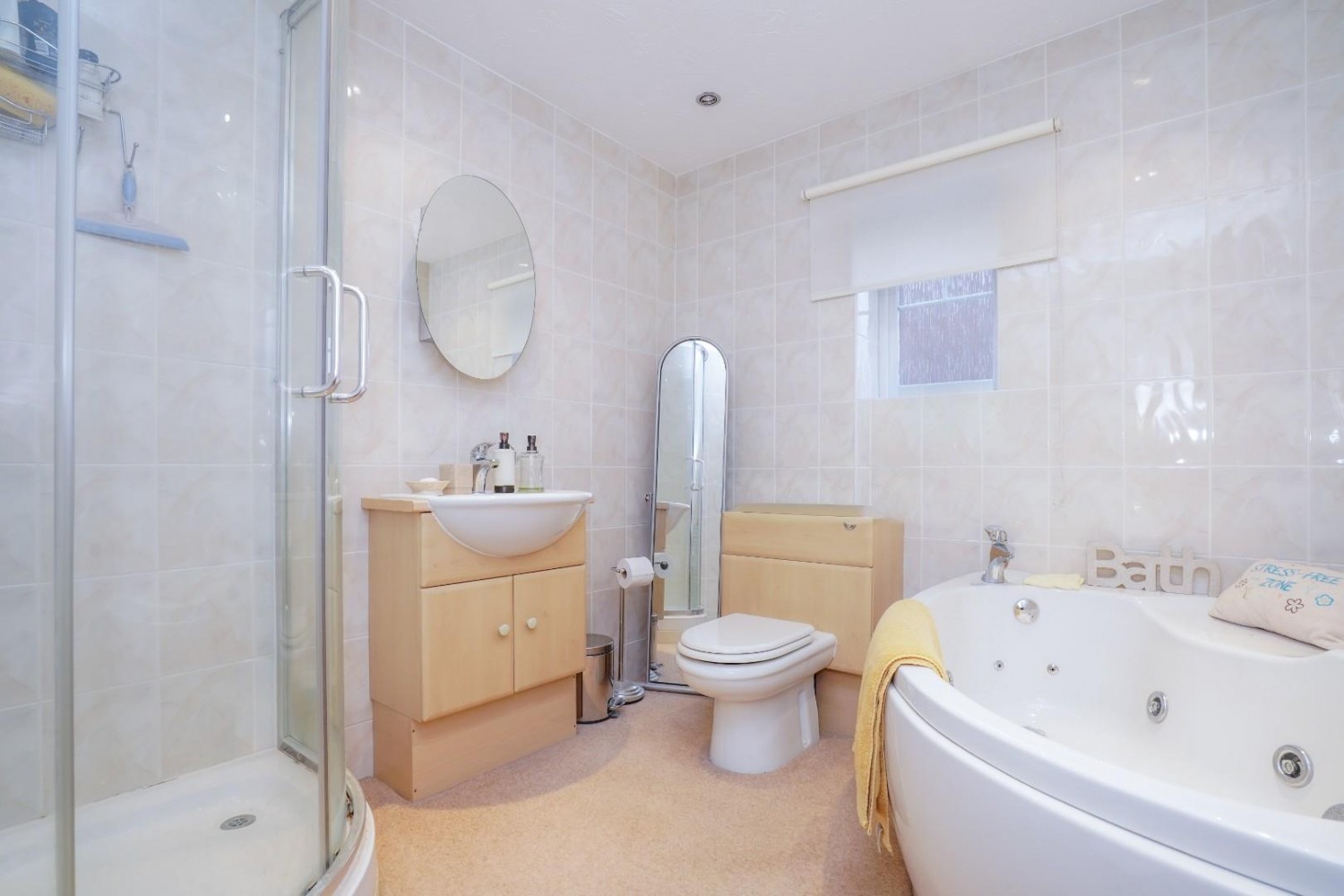 Glen Court, Castleford