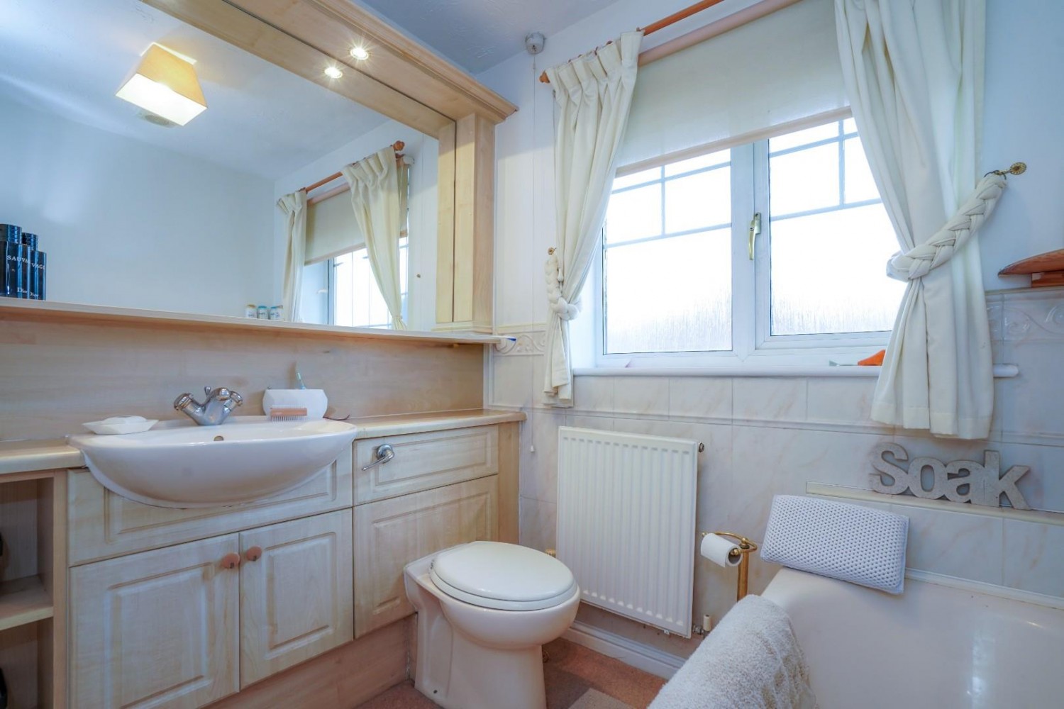 Glen Court, Castleford