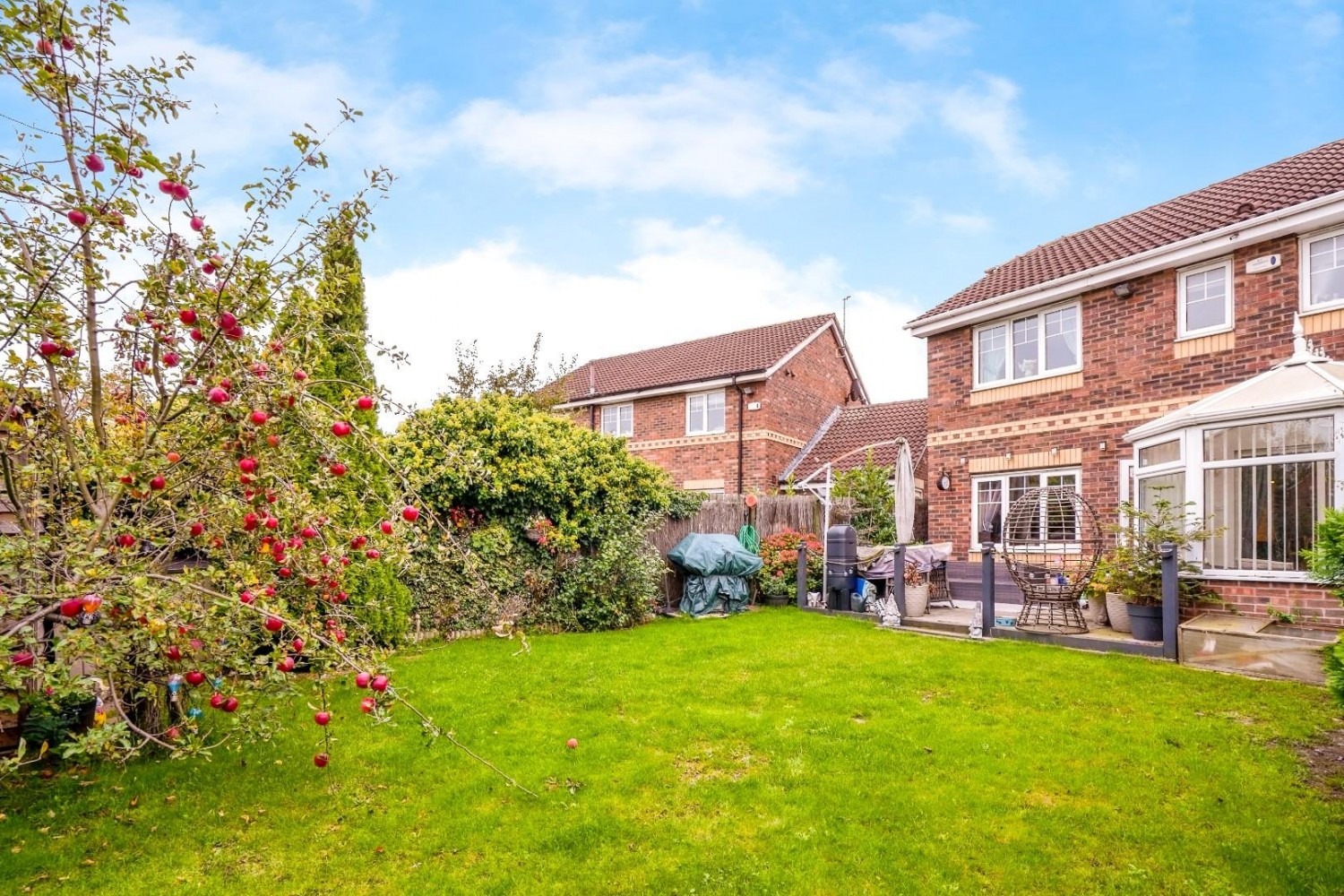 Glen Court, Castleford